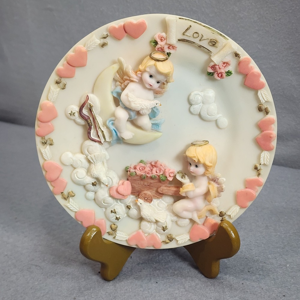 Dreamsicle Vintage Cherub Collector Plate Ivory Pink‎ 3D Relief Love Hearts